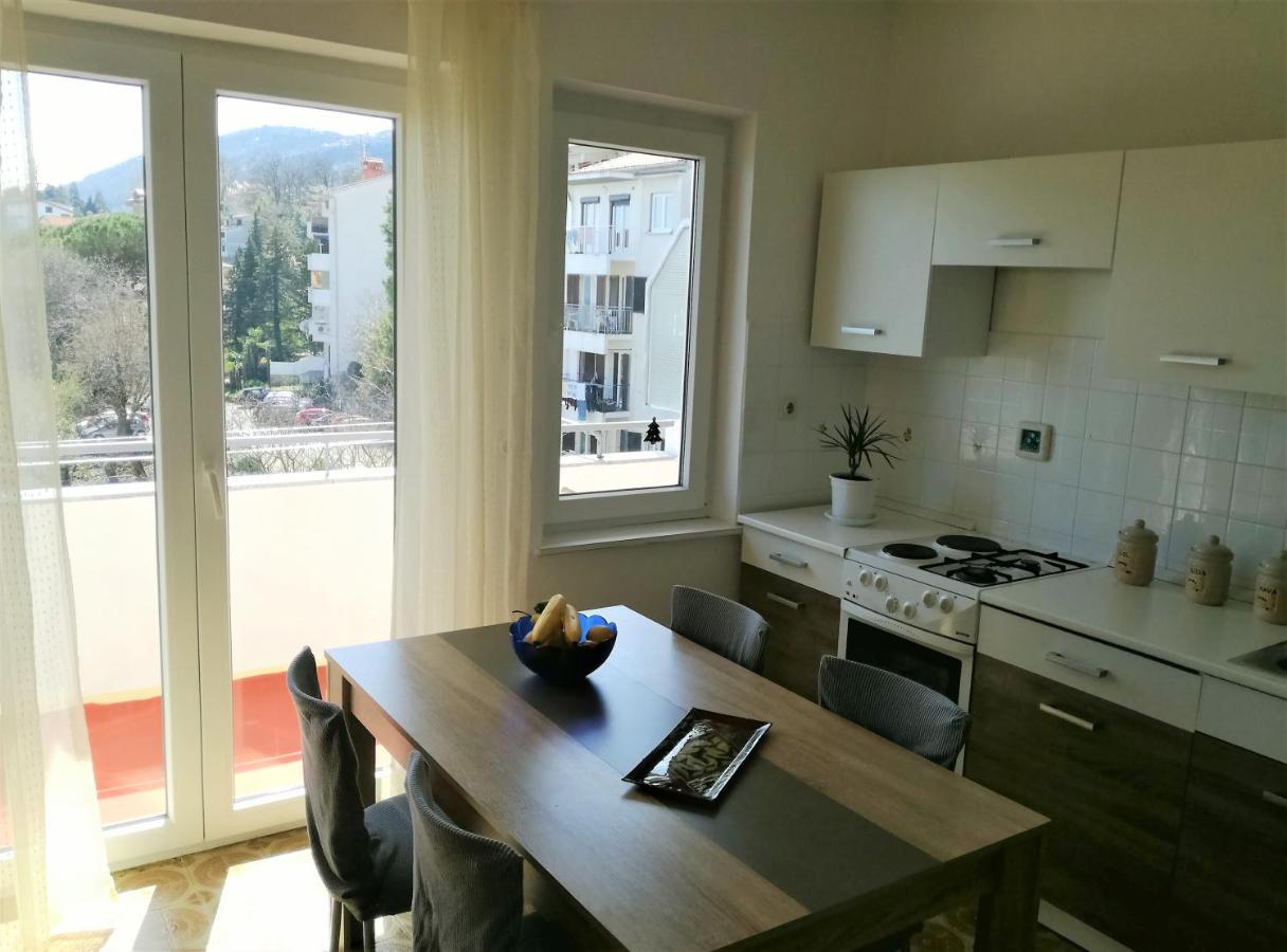 Apartamento Leona Lovran Exterior foto
